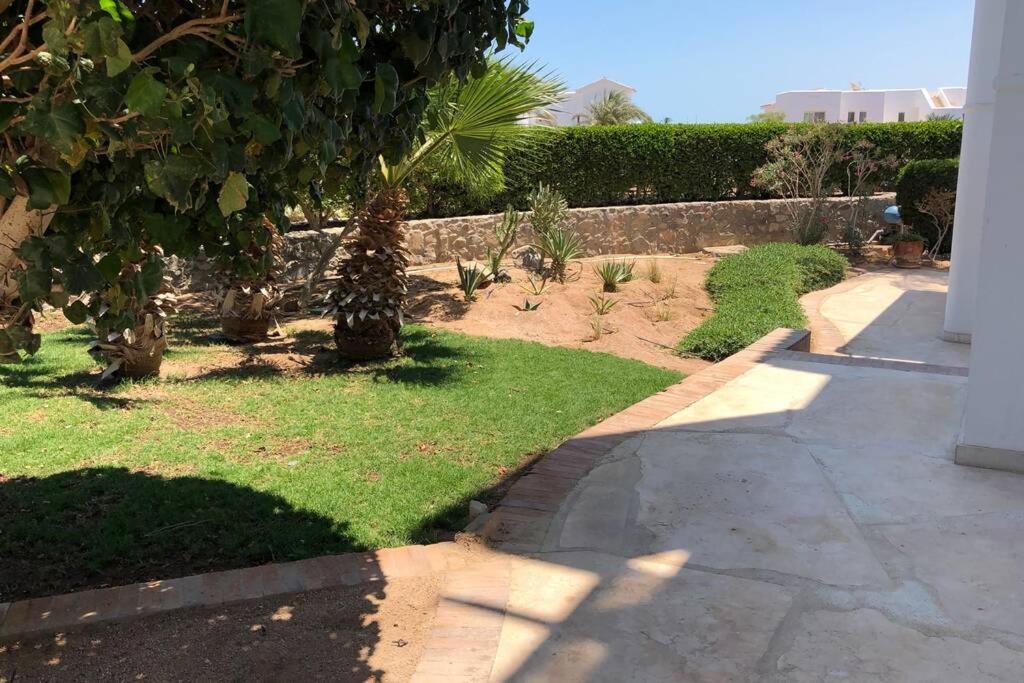 וילה With 5 Bedrooms & 4 Bathrooms - Private Heated Pool